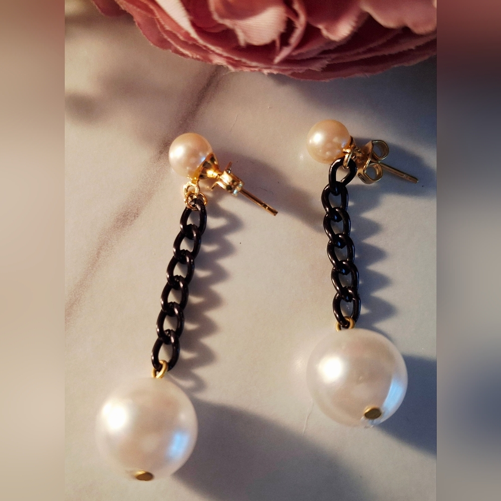 Vintage 80s Pearls & Chains Dangle Earrings